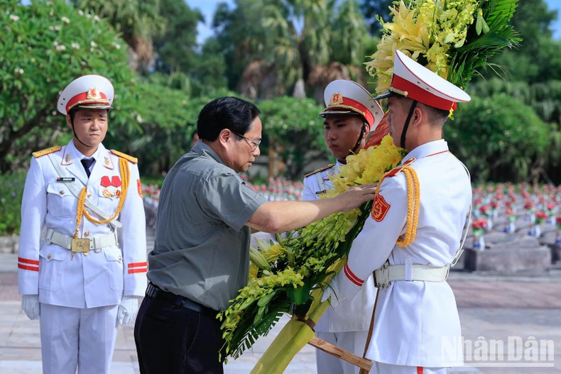 Thủ tướng Phạm Minh Chính dâng hương tưởng niệm Đại tướng Võ Nguyên Giáp ảnh 5