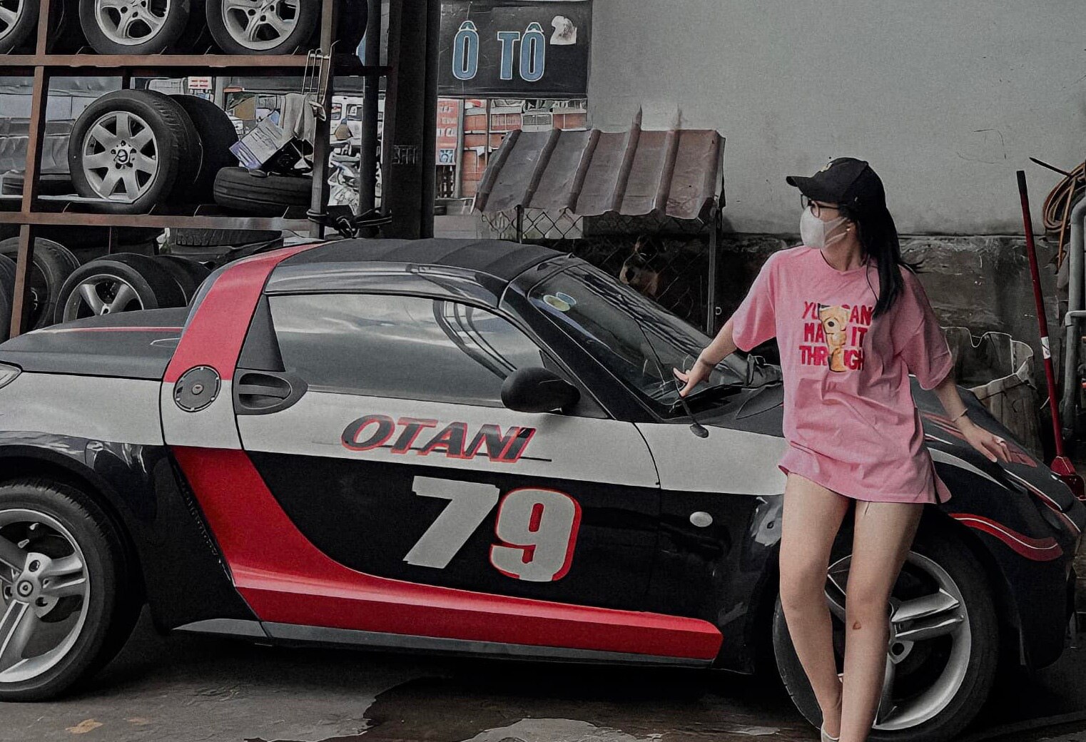 Từ khi biết ý nghĩa của Otani, cô càng yêu quý cái tên hơn, càng gắn bó với công việc buôn bán vỏ lốp ô tô phụ gia đình - Ảnh: NVCC