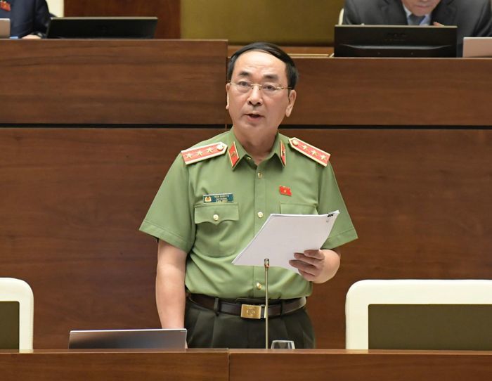 Thượng tướng Trần Quốc Tỏ - Thứ trưởng Bộ Công an (điều hành hoạt động Bộ Công an) tiếp thu giải trình tại Kỳ họp