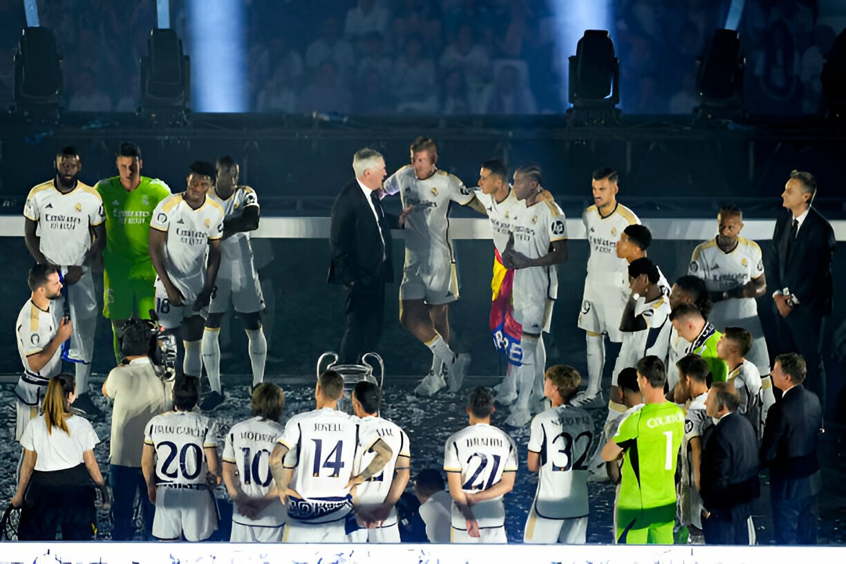 'Biển người' chứng kiến ngày cuối Kroos khoác áo Real Madrid ảnh 5