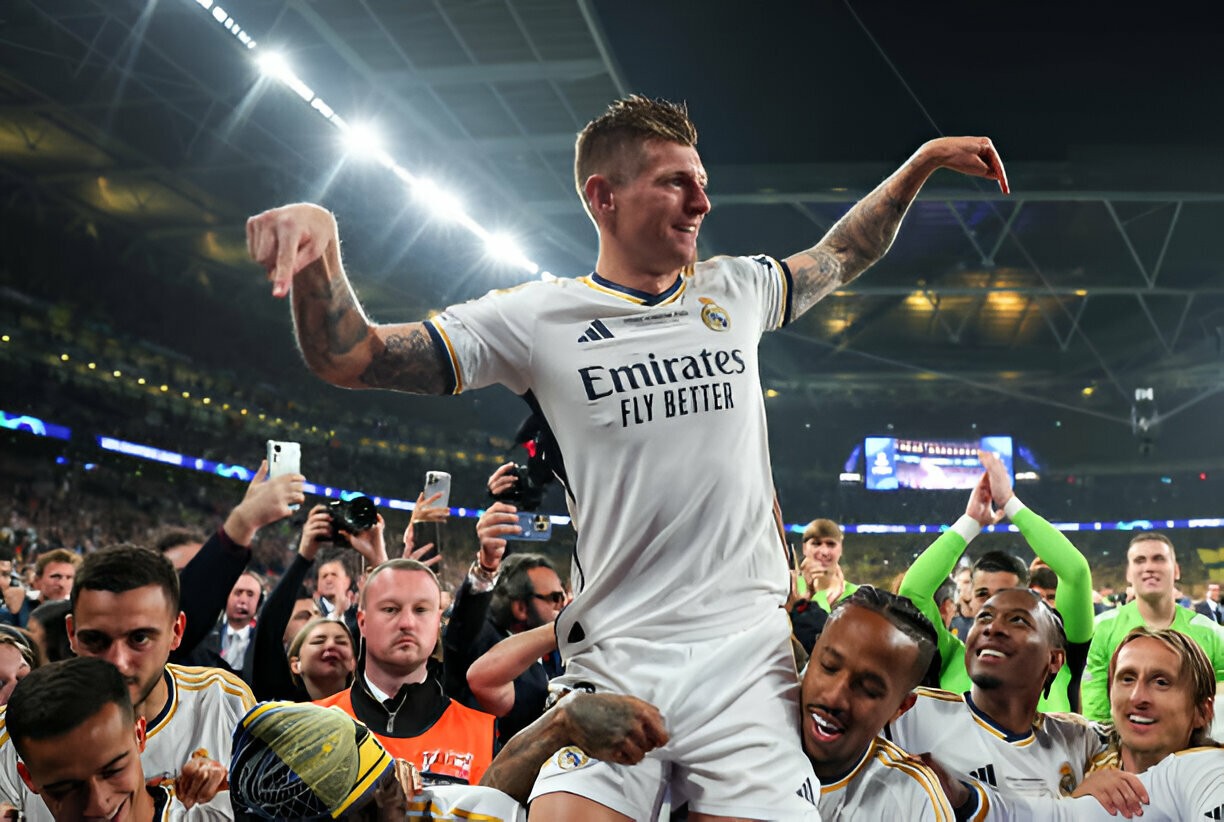 'Biển người' chứng kiến ngày cuối Kroos khoác áo Real Madrid ảnh 7