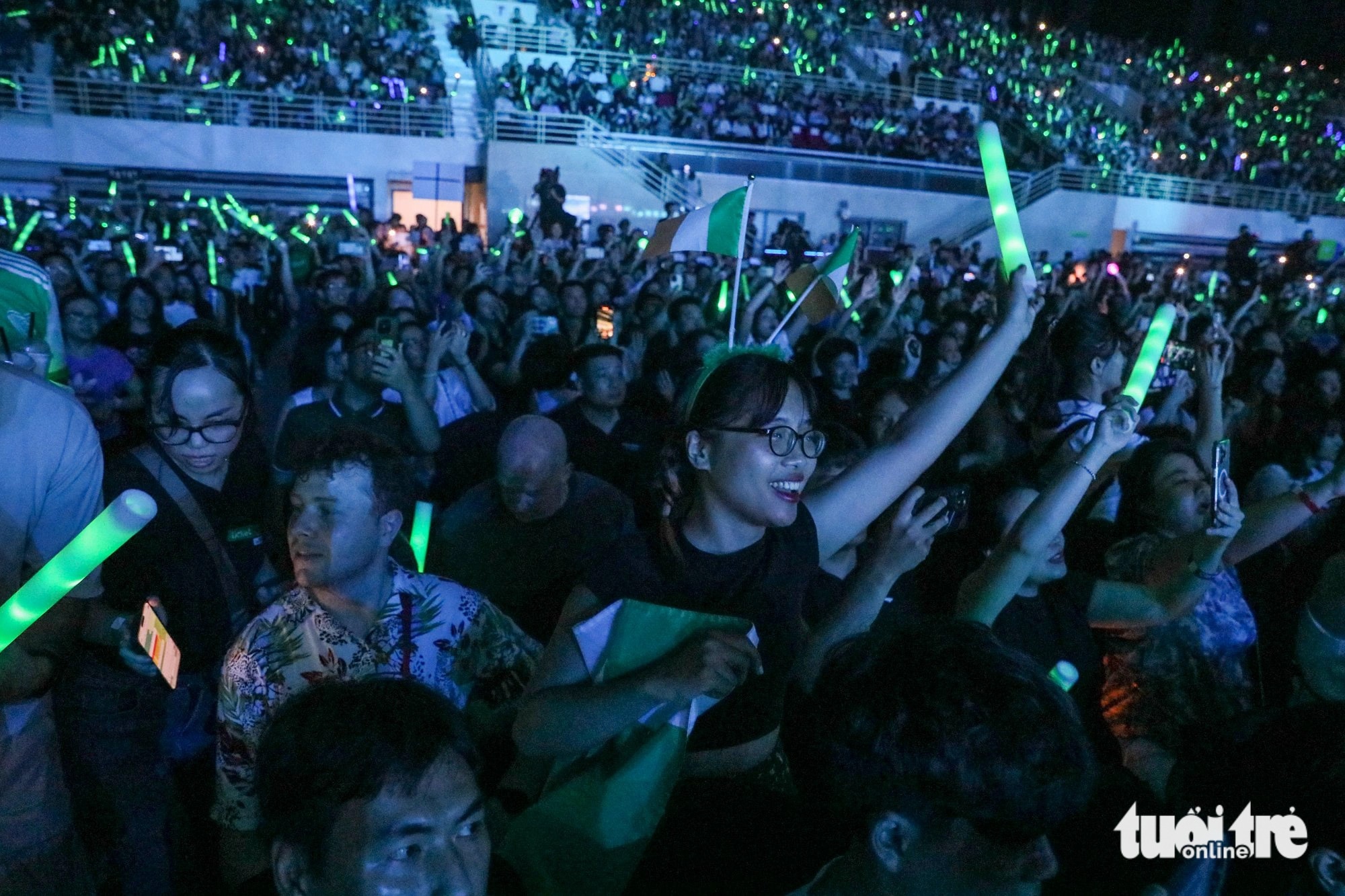Đêm diễn thu hút khoảng 8.000 khán giả - Ảnh: DANH KHANG 