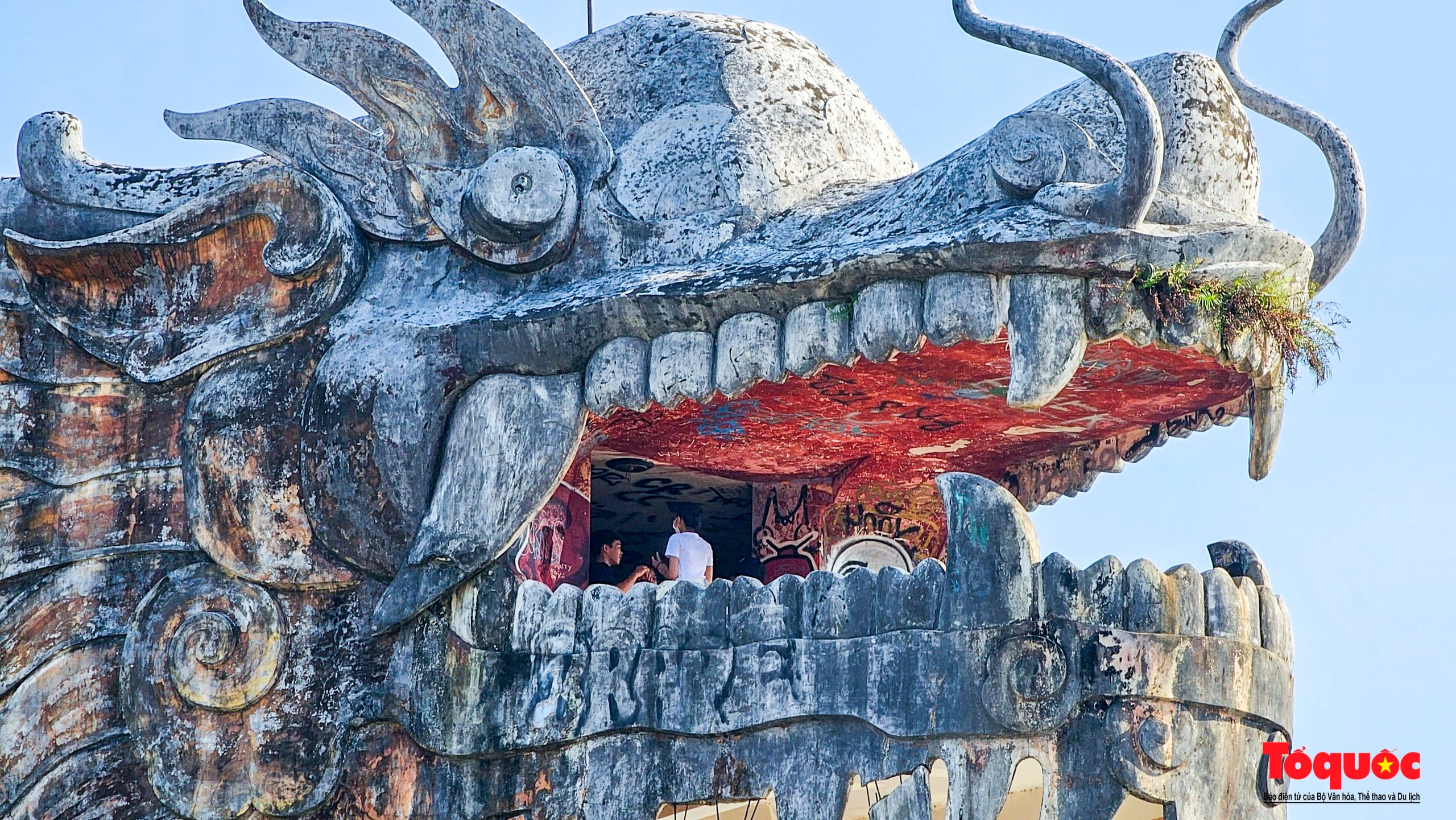 Du khách mong muốn giữ lại tượng rồng khổng lồ tại TP Huế để phục vụ du lịch - Ảnh 12.