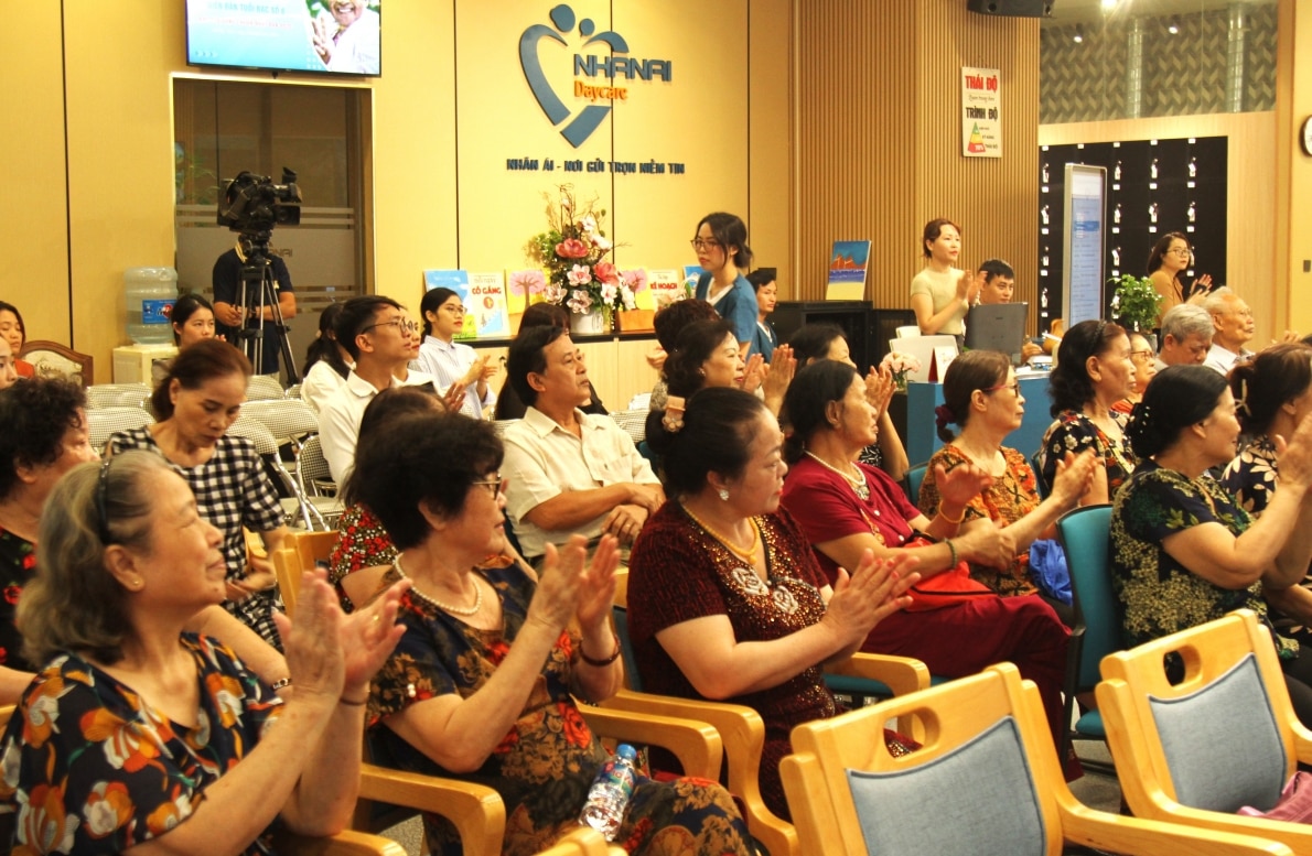 NCT hào hứng tham gia Diễn đàn tuổi bạc do Trung tâm Chăm sóc NCT Nhân Ái tổ chức