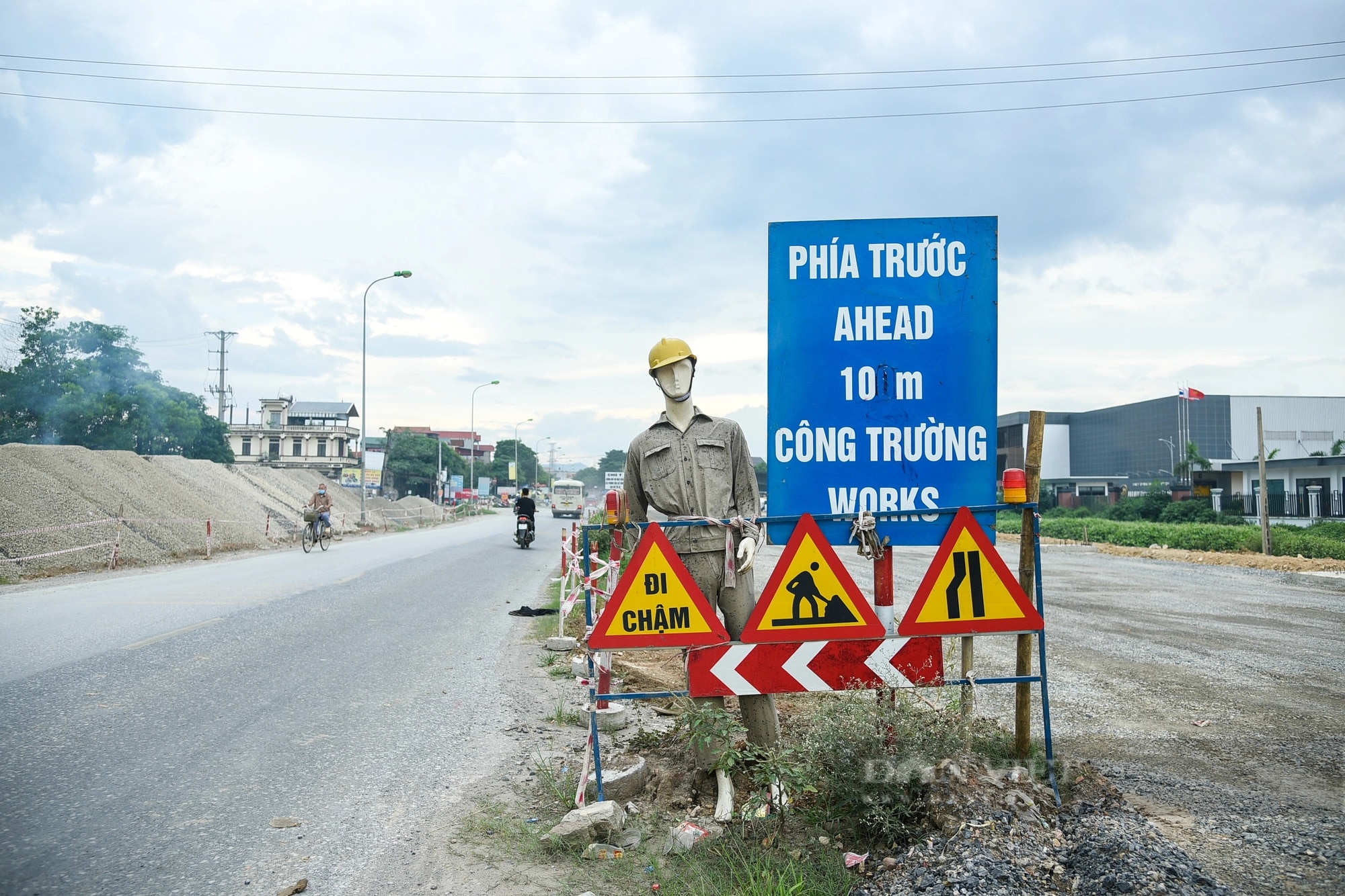 Hiện trạng tuyến đường được Hà Nội đầu tư hơn 8.100 tỷ đồng để mở rộng lên 60 mét- Ảnh 3.