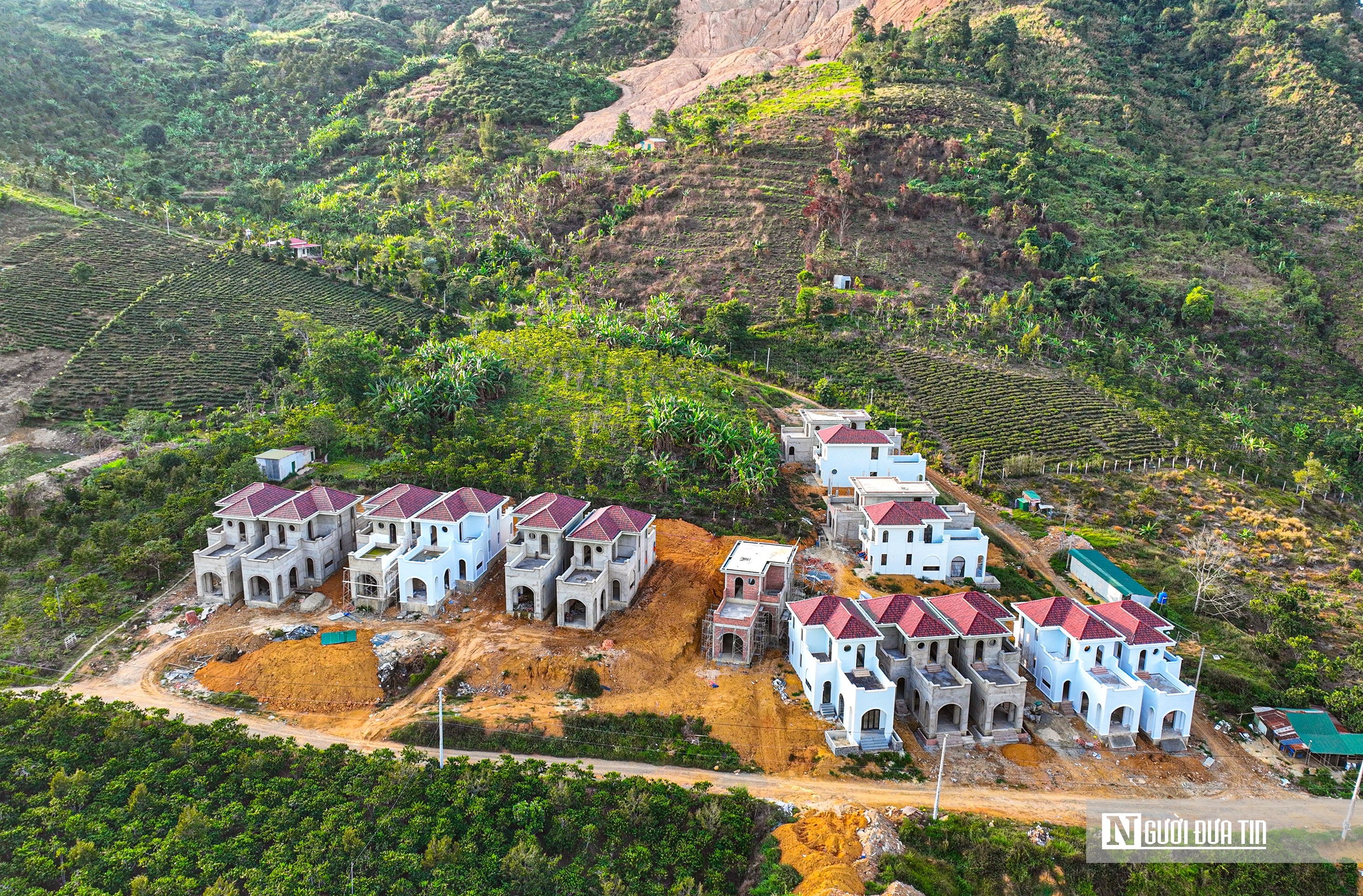 Bất động sản - Lâm Đồng: Huyện Bảo Lâm xin gia hạn việc xử lý 22 căn nhà liền kề trái phép (Hình 2).
