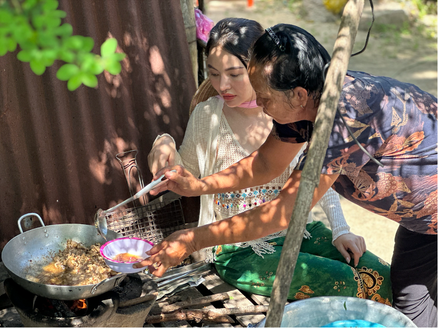 Nữ đầu bếp đam mê 'ăn thử' các món của 54 dân tộc Việt Nam- Ảnh 7.