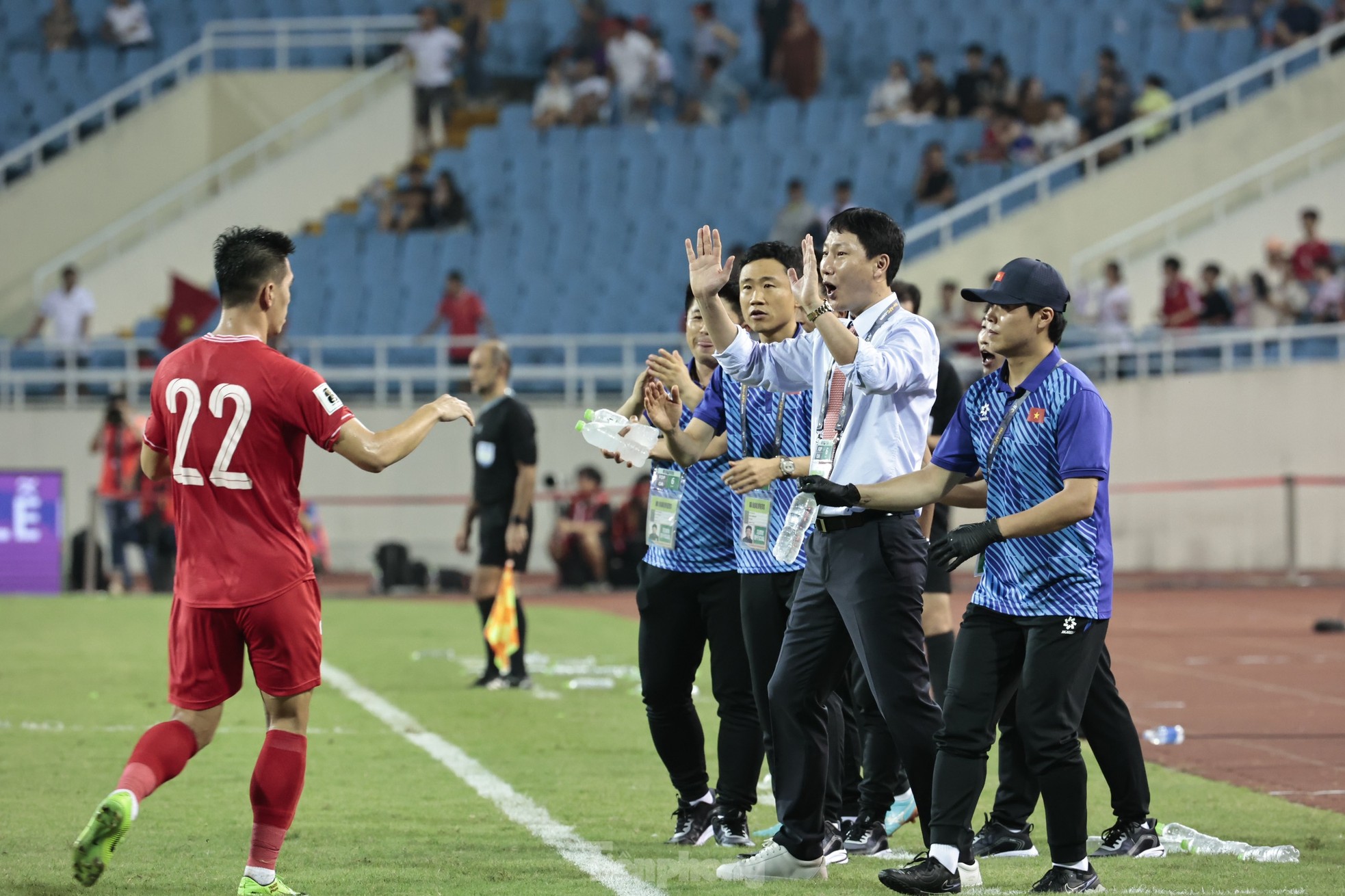 '50 sắc thái' của HLV Kim Sang-sik trong màn ra mắt đội tuyển Việt Nam ảnh 17