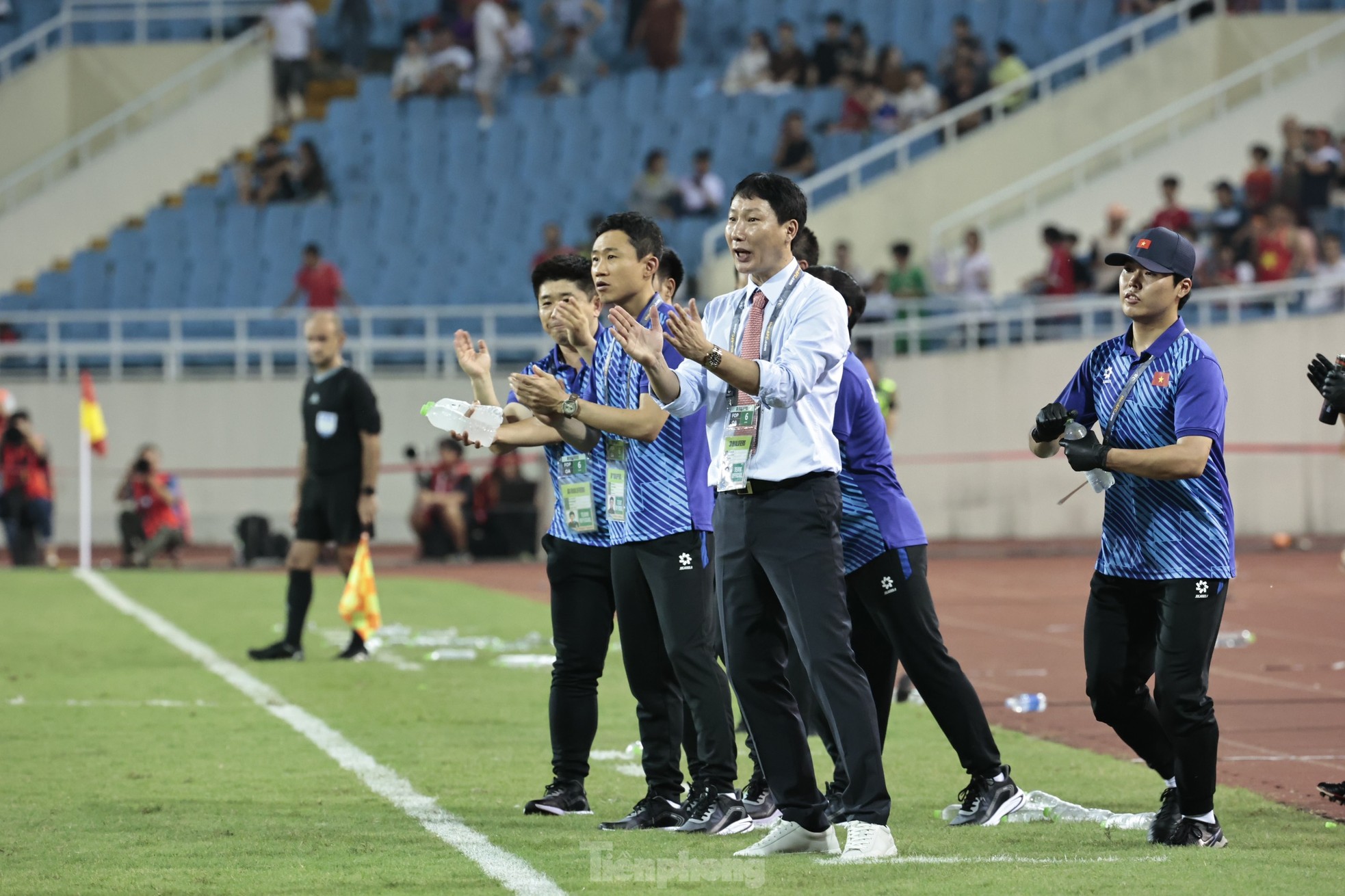 '50 sắc thái' của HLV Kim Sang-sik trong màn ra mắt đội tuyển Việt Nam ảnh 16