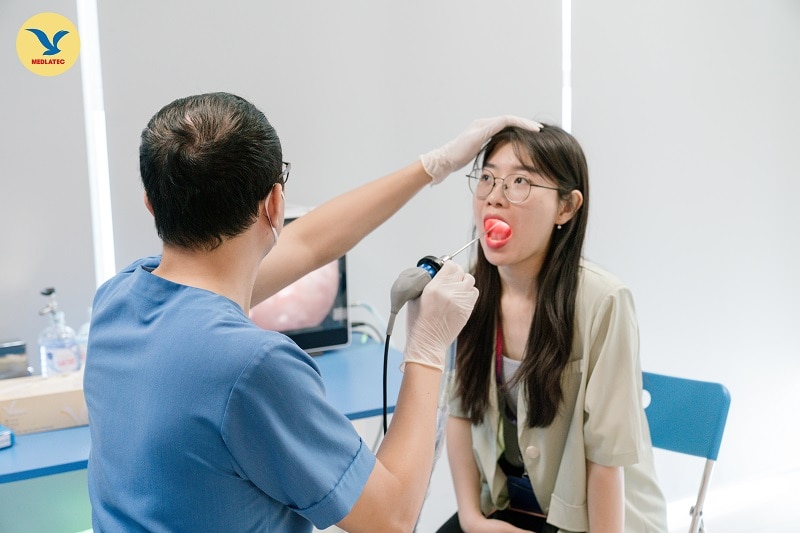 Khám tai mũi họng định kỳ giúp phát hiện sớm bệnh lý liên quan đến thanh quản