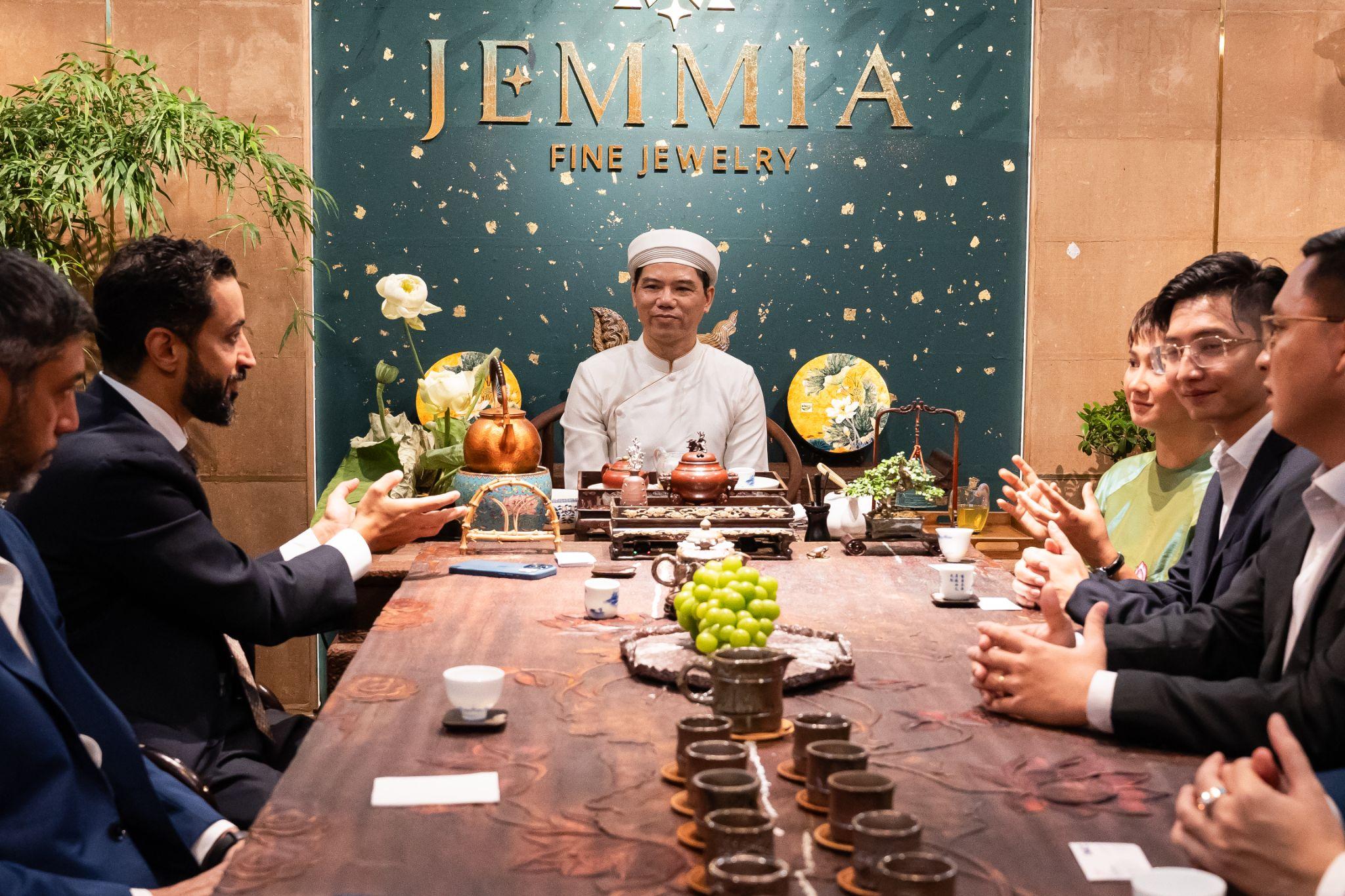 Tỉ phú kim cương Dubai trải nghiệm không gian trà thất sang trọng tại Jemmia- Ảnh 8.