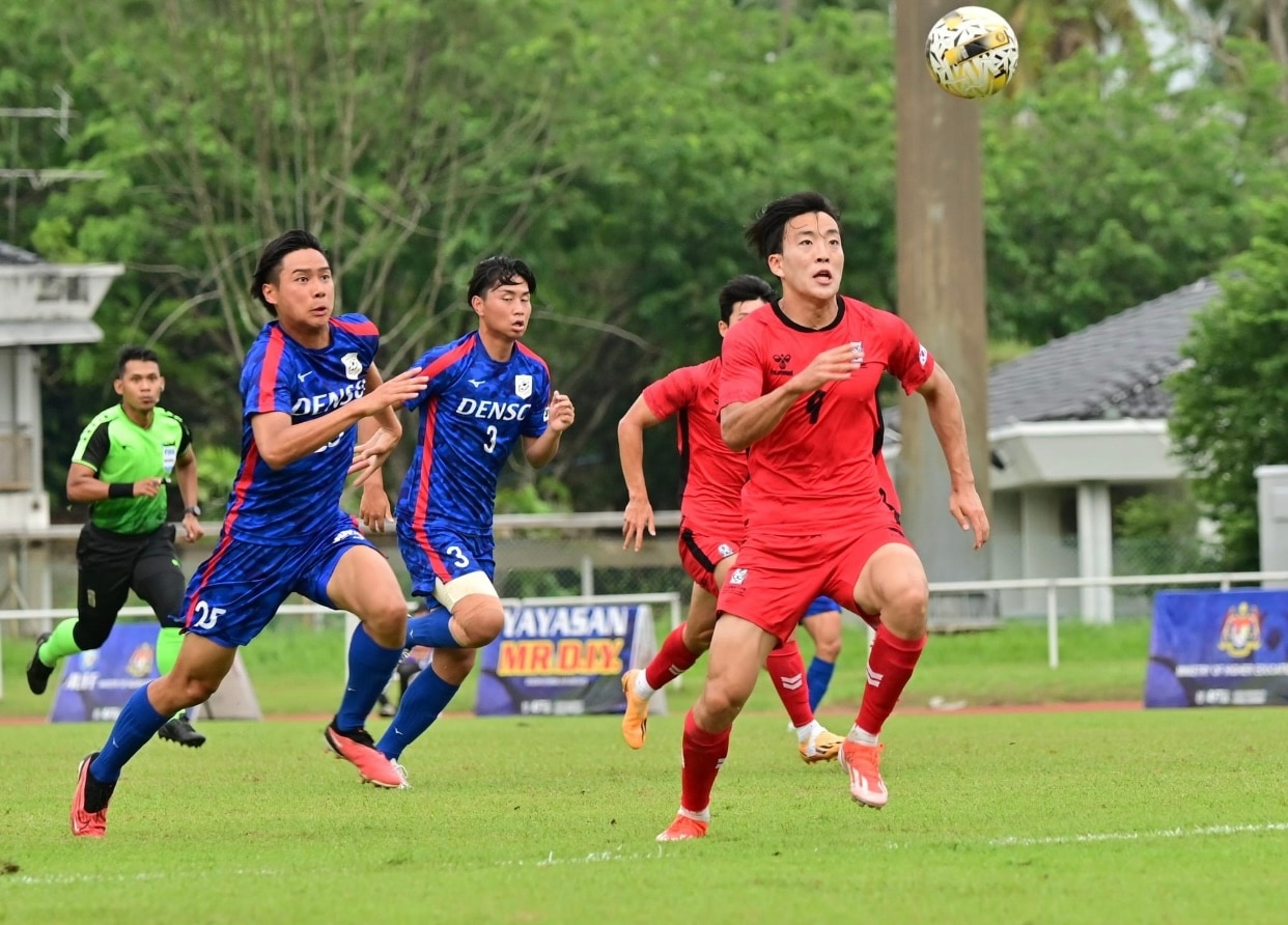 Đàn em Son Heung-min gục ngã, thủ môn Việt Nam được vinh danh ở giải châu Á- Ảnh 2.