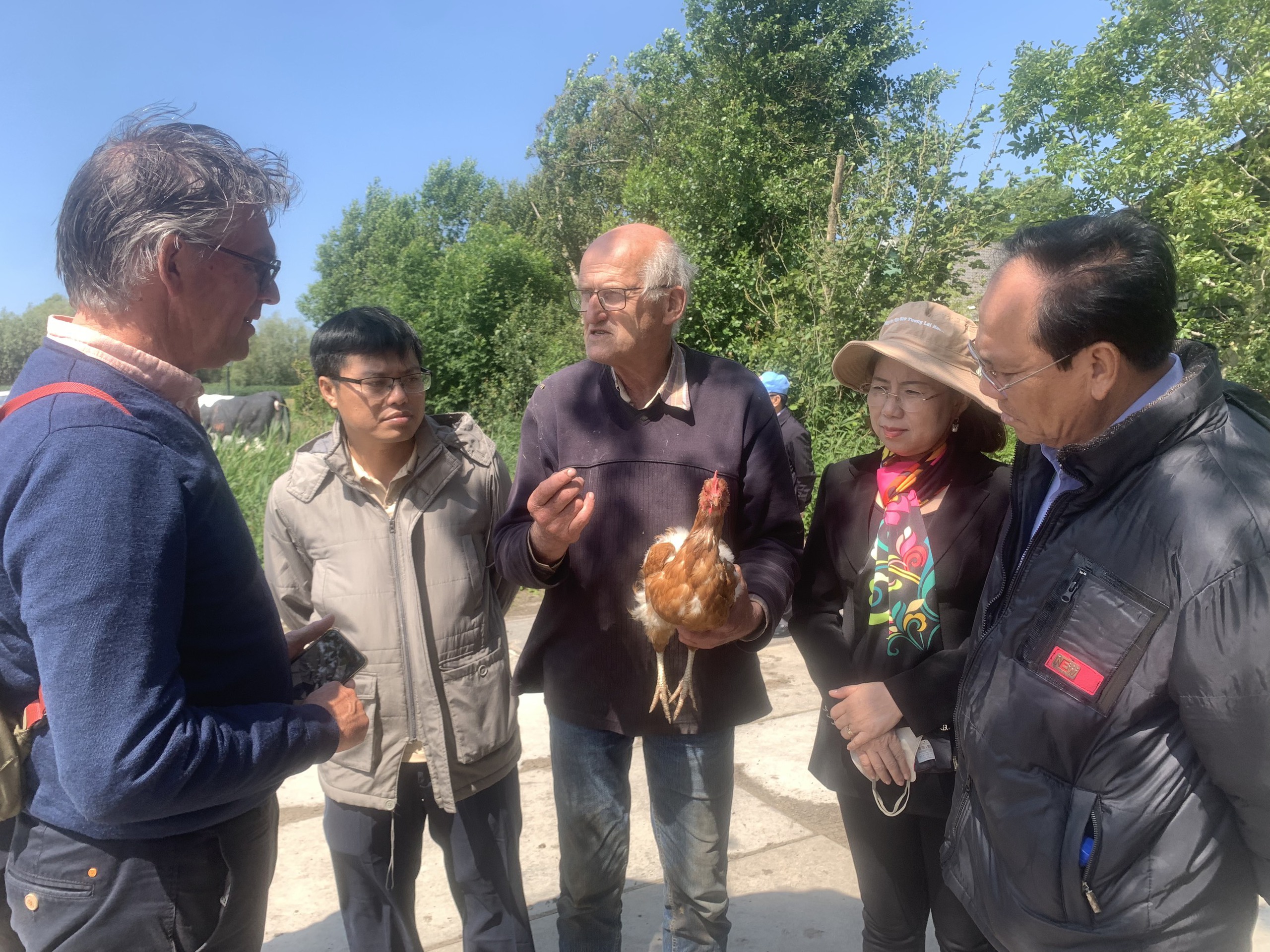 Đoàn công tác Trung ương Hội Nông dân Việt Nam thăm trang trại đa mục đích Hoeve Ackerdijk tại Hà Lan- Ảnh 2.