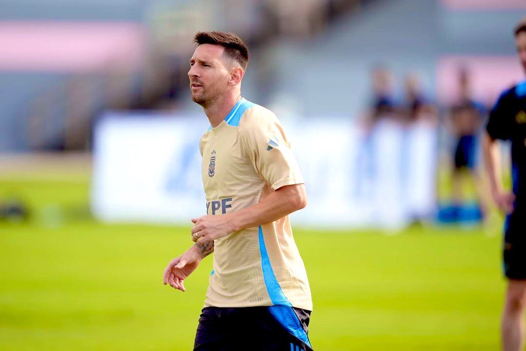 HLV Scaloni tiết lộ điều bất ngờ về Messi trước Copa America- Ảnh 2.