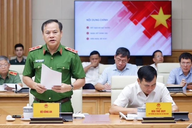 Trung tướng Nguyễn Văn Long, Thứ trưởng Bộ Công an trình bày Báo cáo.jpg