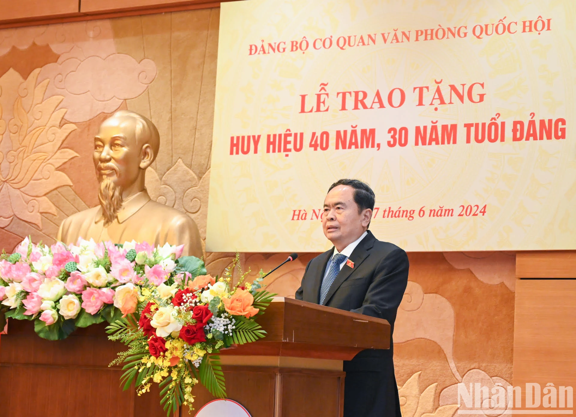 [Ảnh] Chủ tịch Quốc hội Trần Thanh Mẫn dự Lễ trao tặng Huy hiệu 40 năm, 30 năm tuổi Đảng ảnh 6