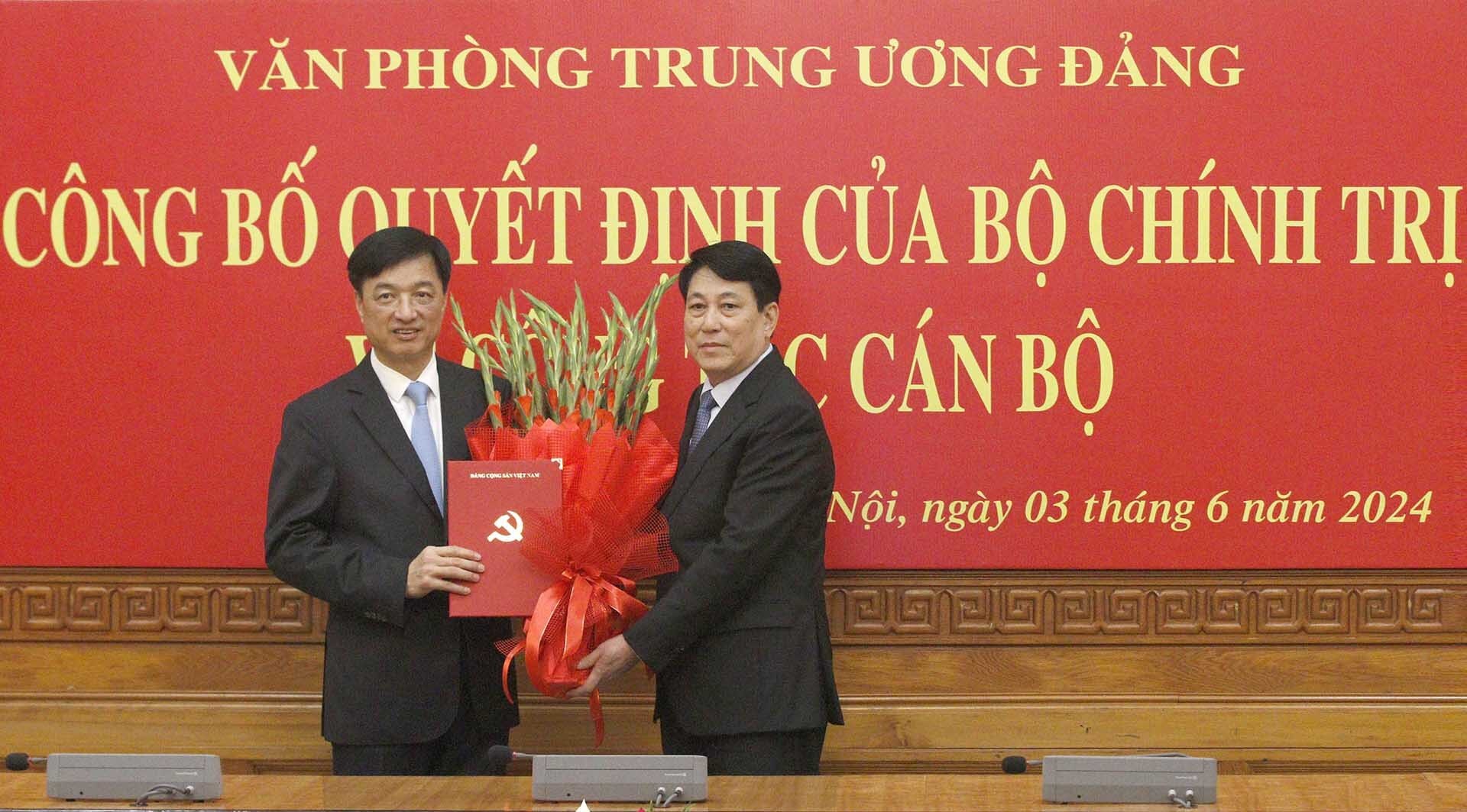 Công bố Quyết định của Bộ Chính trị điều động, phân công đồng chí Nguyễn Duy Ngọc giữ chức Chánh Văn phòng Trung ương Đảng