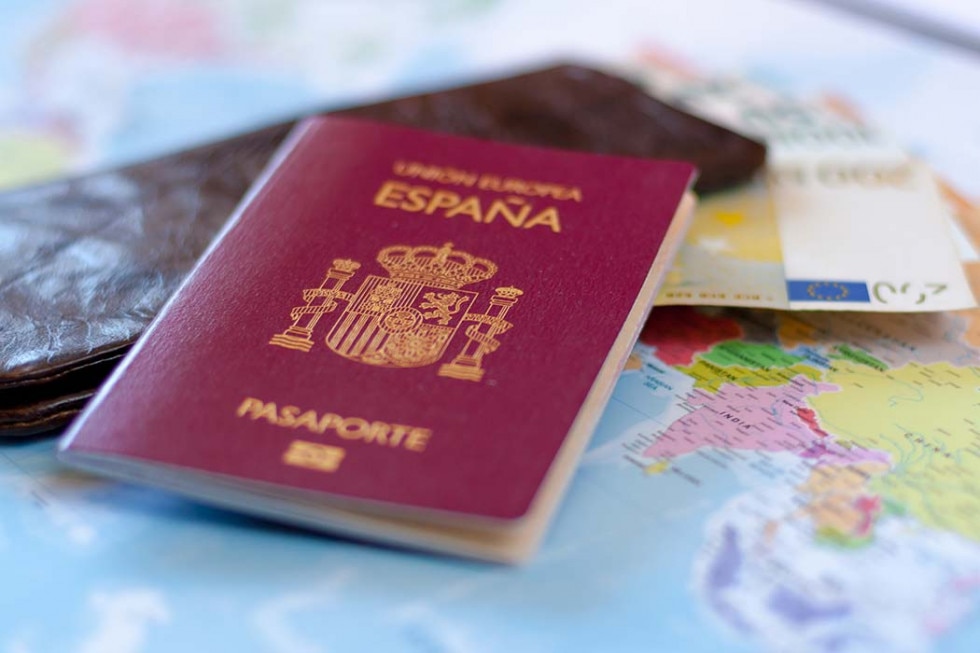 Những người cầm một trong 6 hộ chiếu này đi 194 nước không cần xin visa- Ảnh 7.