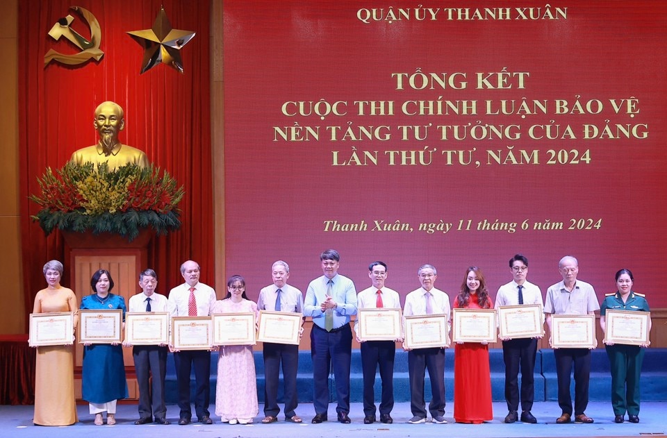 Quận Thanh Xuân:Hơn 1.000 bài thi chính luận bảo vệ nền tảng tư tưởng của Đảng  - Ảnh 1