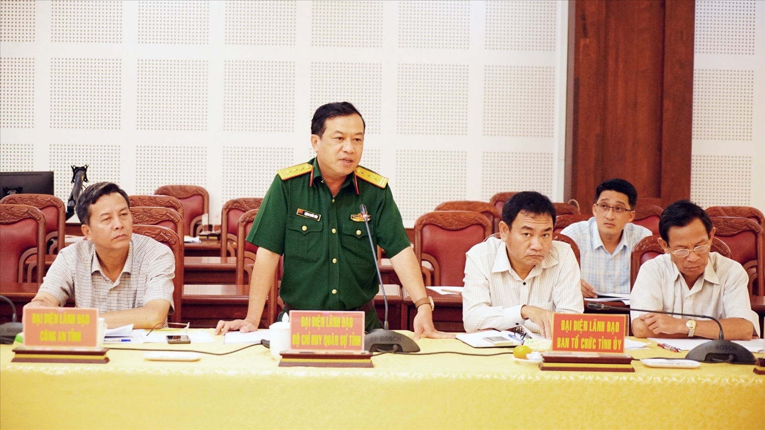 Đại diện lãnh đạo Bộ Chỉ huy Quân sự tỉnh Gia Lai phát biểu tại buổi làm việc