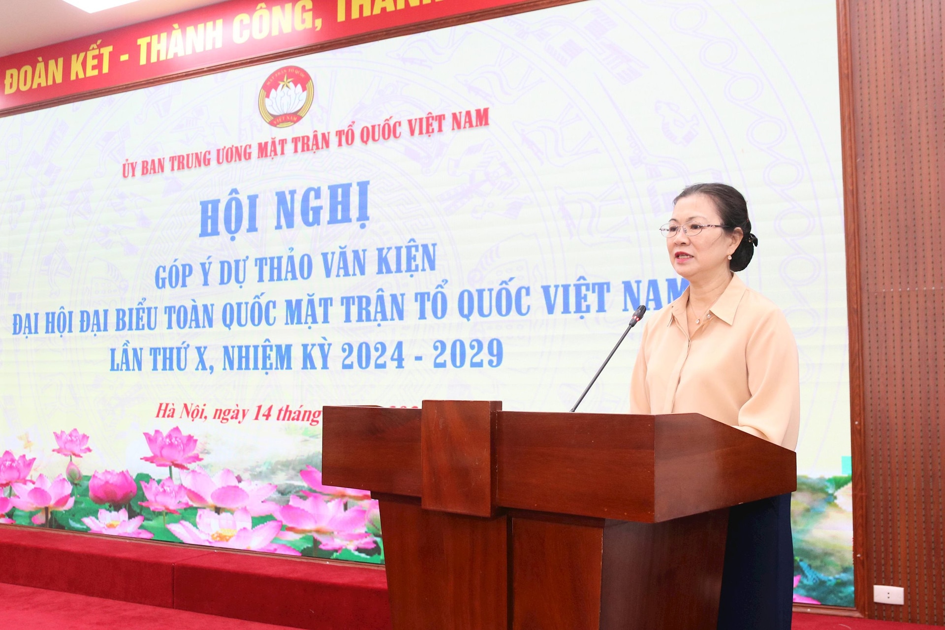 Phó Chủ tịch UBTƯ MTTQ Việt Nam Trương Thị Ngọc Ánh phát biểu tại Hội nghị. Ảnh: Tiến Đạt.