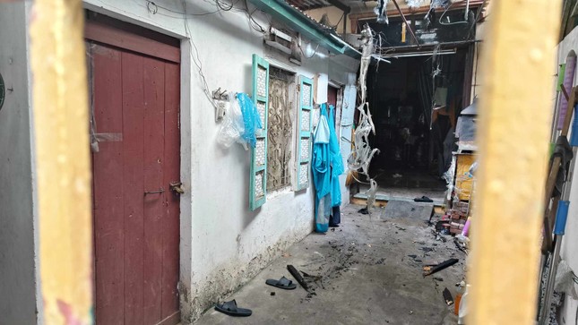 Vụ cháy nhà trong đêm ở Hà Nội: 6 người trong gia đình kịp thời thoát nạn ảnh 5