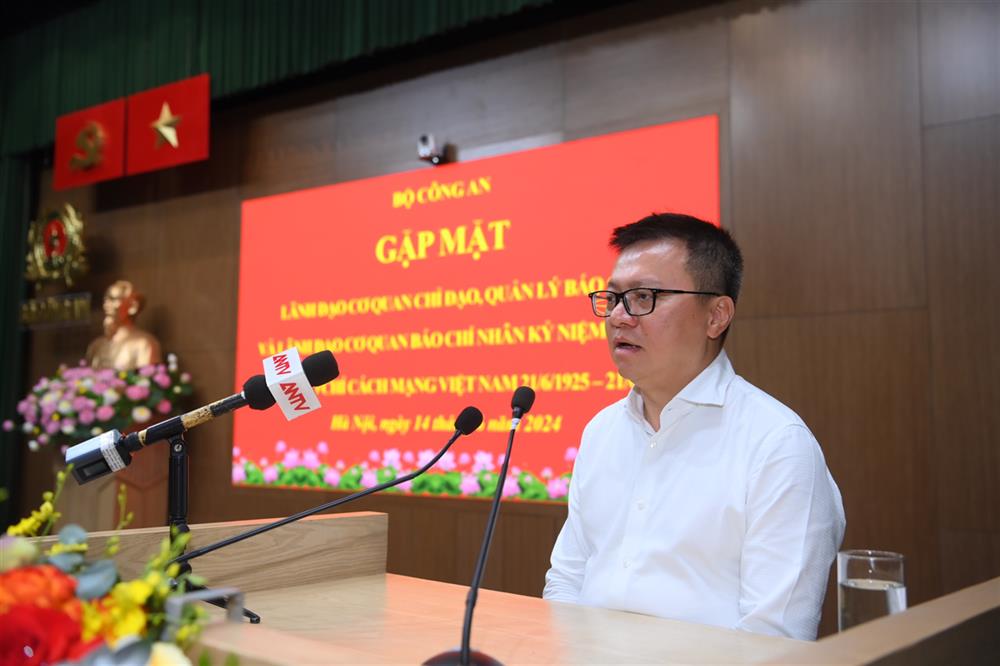 Đồng chí Lê Quốc Minh, Chủ tịch Hội Nhà báo Việt Nam cảm ơn những tình cảm tốt đẹp mà lãnh đạo Bộ Công an đã dành cho các phóng viên, nhà báo.