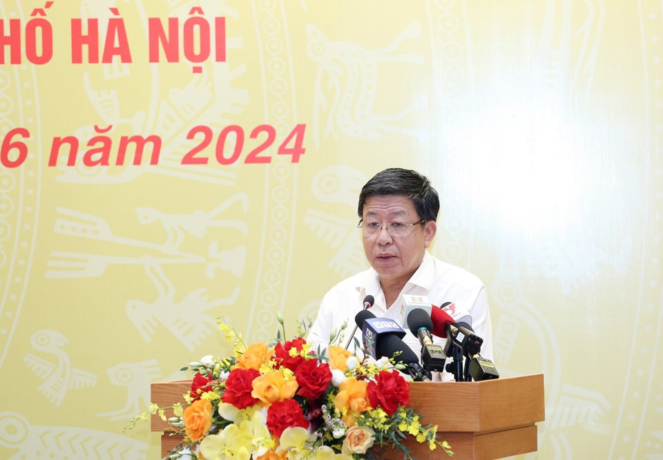 Phó Chủ tịch UBND TP Hà Nội Dương Đức Tuấn tiếp thu, làm rõ một số nội dung đại biểu nêu