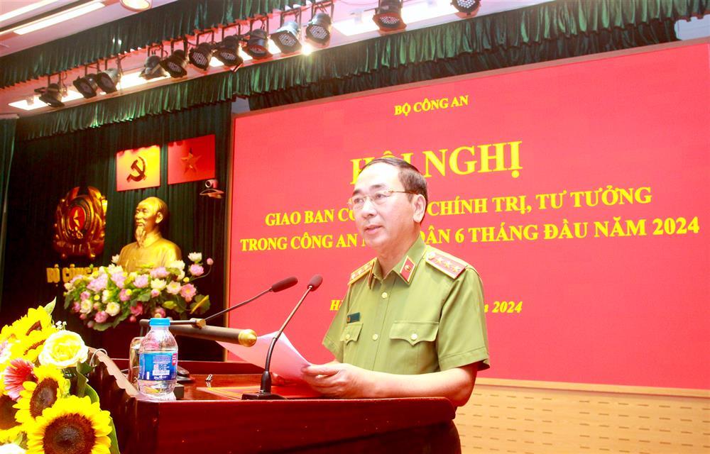 Thứ trưởng Trần Quốc Tỏ phát biểu chỉ đạo tại hội nghị.