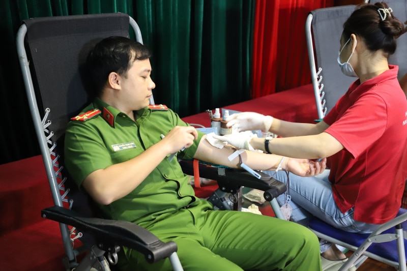 Gần 300 đơn vị máu được hiến tặng trong Ngày hội hiến máu tình nguyện đợt I -0
