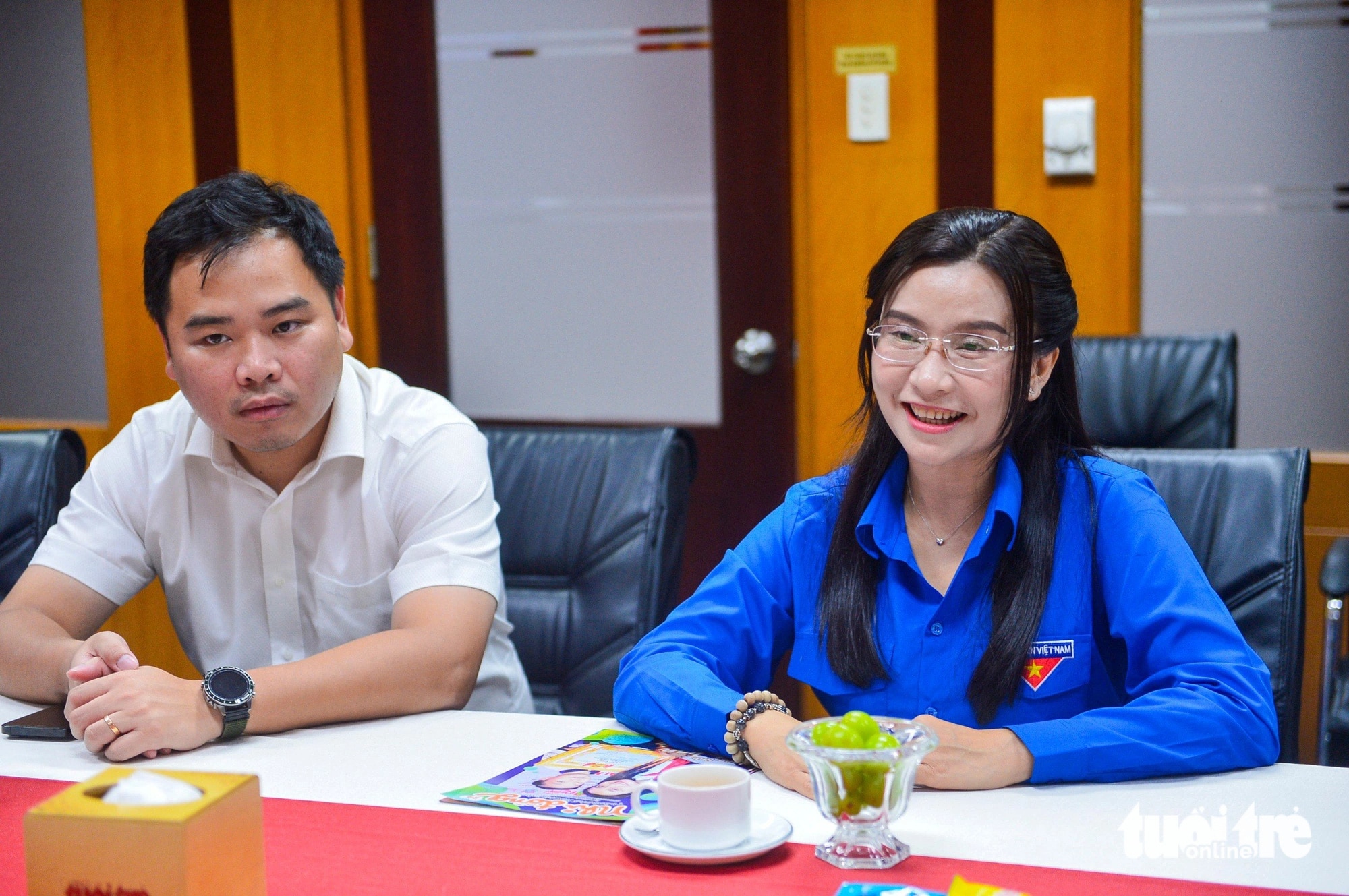Bà Nguyễn Phạm Duy Trang - bí thư Trung ương Đoàn, chủ tịch Hội đồng Đội Trung ương - đến thăm báo Tuổi Trẻ - Ảnh: QUANG ĐỊNH