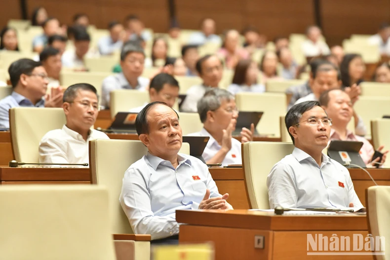 Đại biểu Quốc hội đề xuất cấp thiết cải tạo chung cư cũ tại Hà Nội ảnh 3