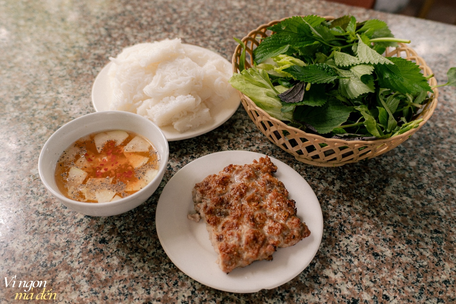 Cuối tuần trải ngiệm ẩm thực Ninh Bình: Ghé hàng miến lươn nức tiếng bán hơn nửa thế kỷ, ăn quán bún chả ở quán ngày bán hơn 700 suất - Ảnh 9.