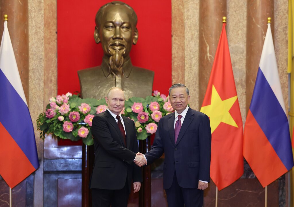Chủ tịch nước Tô Lâm và Tổng thống Vladimir Putin trước cuộc hội đàm. Ảnh: Hải Nguyễn 