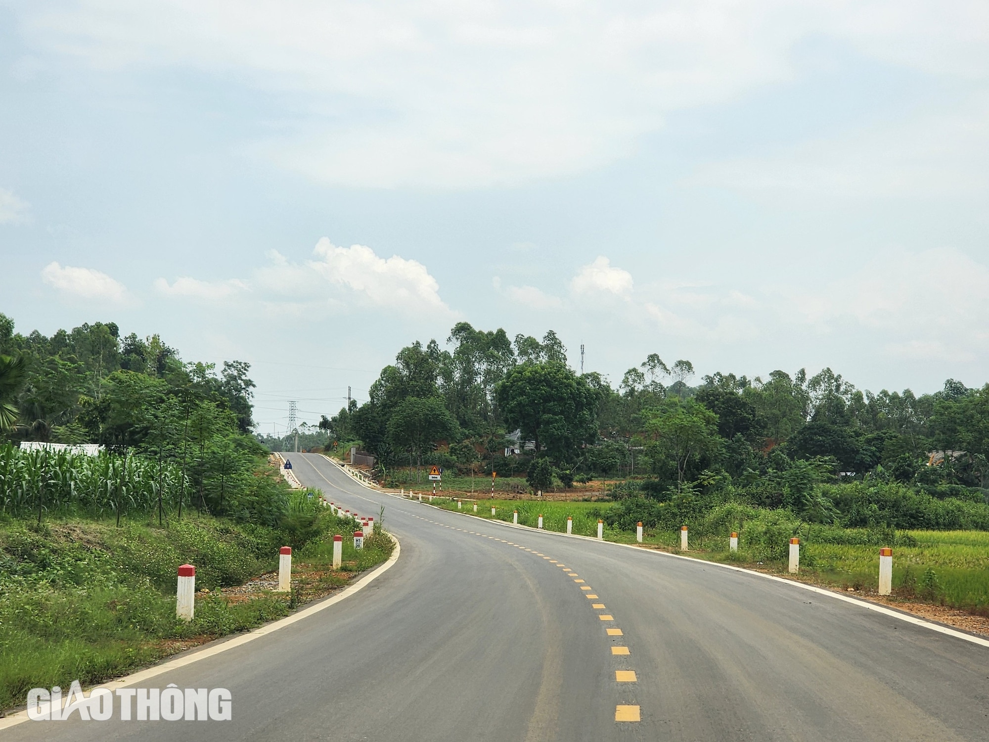 Toàn cảnh tuyến giao thông liên vùng hơn 2.000 tỷ nối Phú Thọ và Yên Bái- Ảnh 2.