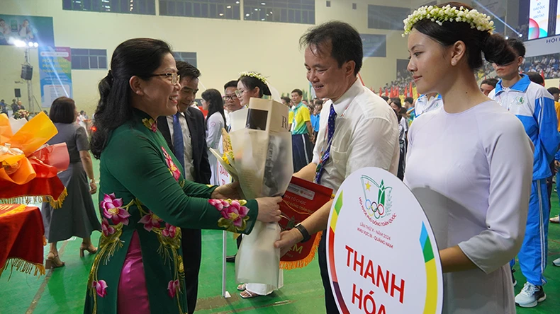 Thứ trưởng Nguyễn Thị Kim Chi dự khai mạc Hội khỏe Phù Đổng toàn quốc khu vực III tại Quảng Nam ảnh 3