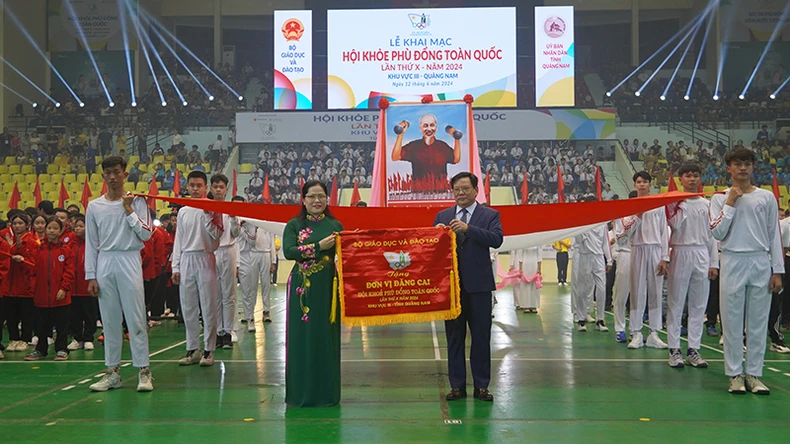 Thứ trưởng Nguyễn Thị Kim Chi dự khai mạc Hội khỏe Phù Đổng toàn quốc khu vực III tại Quảng Nam ảnh 4