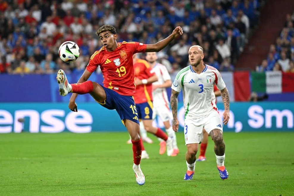Yamal và tuyển Tây Ban Nha chơi tốt hơn hẳn trong 45 phút hiệp 1. Ảnh: UEFA