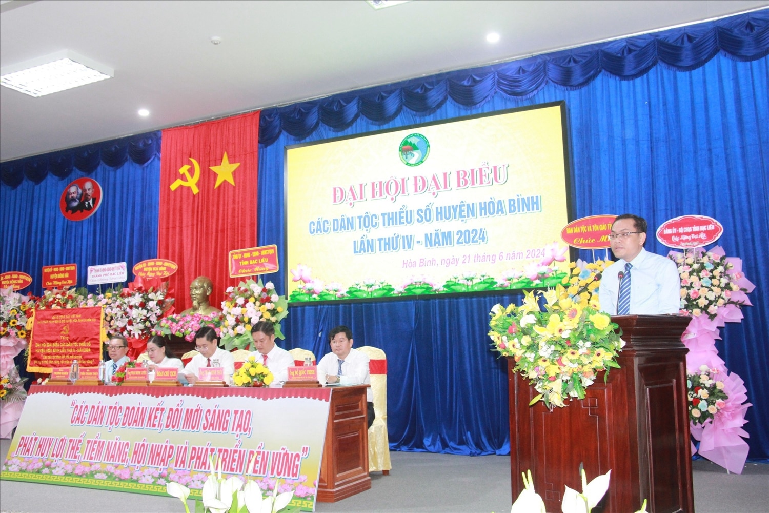 Ông Ngô Vũ Thăng - Phó Chủ tịch UBND tỉnh, Trưởng Ban chỉ đạo Đại hội đại biểu các DTTS tỉnh Bạc Liêu lần thứ IV - năm 2024 phát biểu chỉ đạo Đại hội