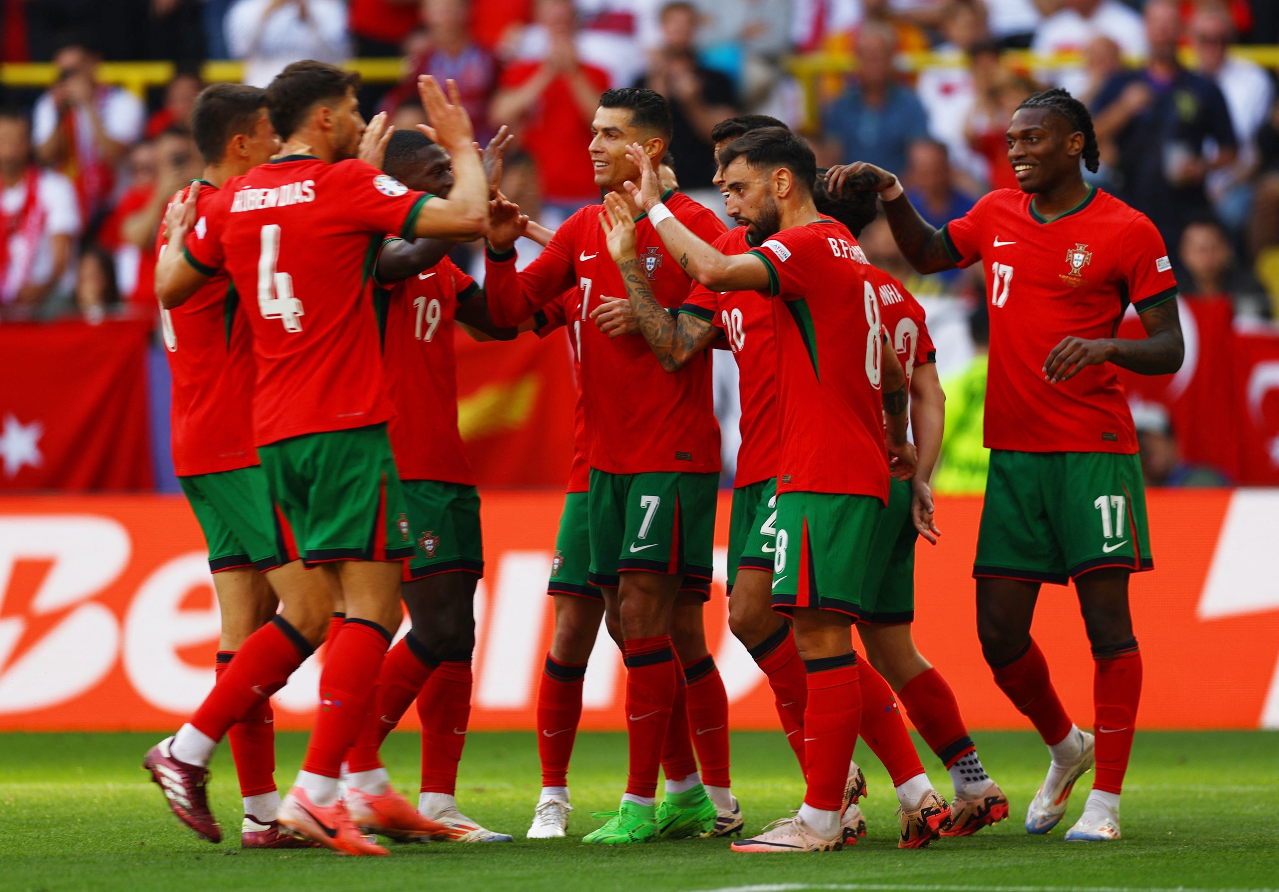 Euro 2024: Thắng vùi dập Thổ Nhĩ Kỳ, Bồ Đào Nha giành vé vòng 1/8- Ảnh 6.