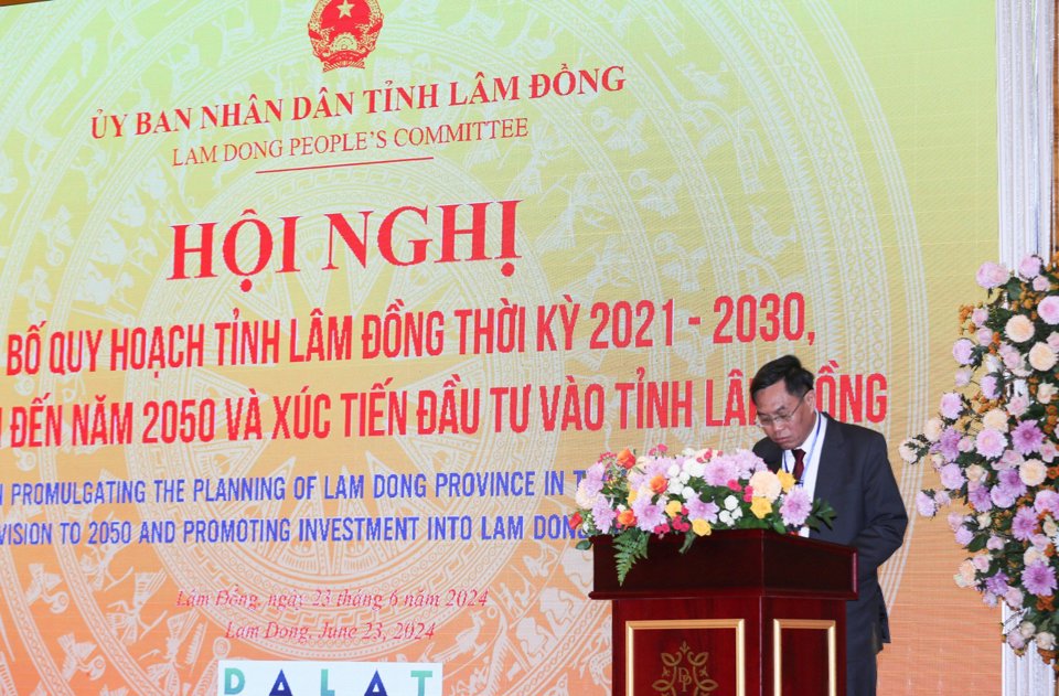 Đồng chí Võ Ngọc Hiệp - Ủy viên Ban Thường vụ Tỉnh uỷ, Phó Chủ tịch UBND tỉnh Lâm Đồng phát biểu tại hội nghị.