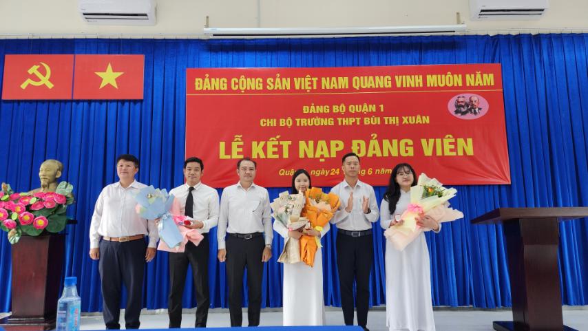 Trước kỳ thi tốt nghiệp THPT: 4 học sinh TP HCM được kết nạp Đảng- Ảnh 6.