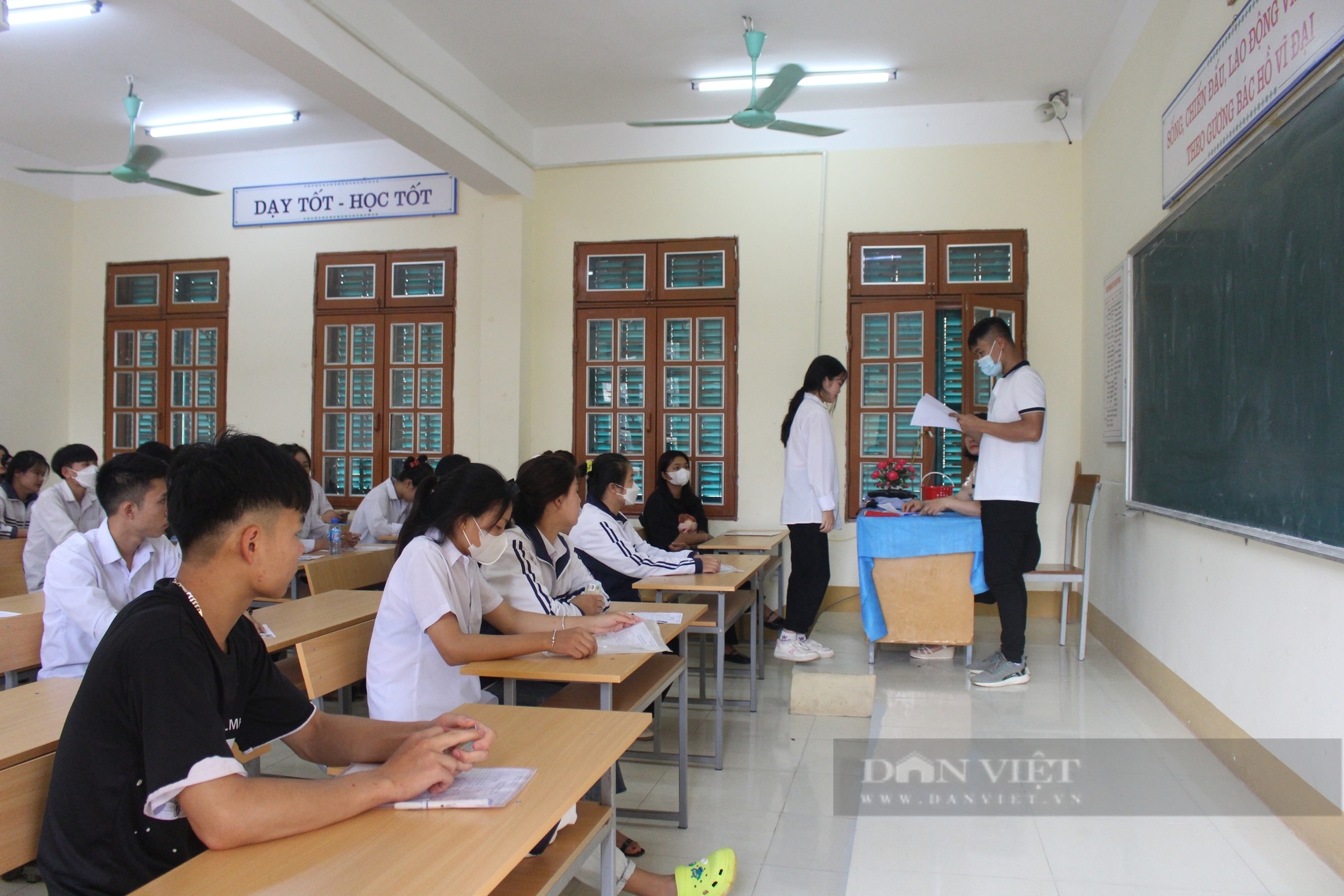 Hàng chục thí sinh ở Sơn La được miễn tất cả các bài thi tốt nghiệp THPT năm 2024- Ảnh 2.