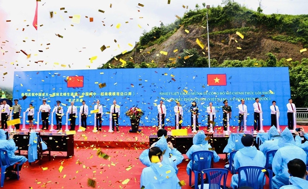 Lễ công bố mở chính thức cặp cửa khẩu song phương Hoành Mô (Việt Nam) - Động Trung (Trung Quốc)
