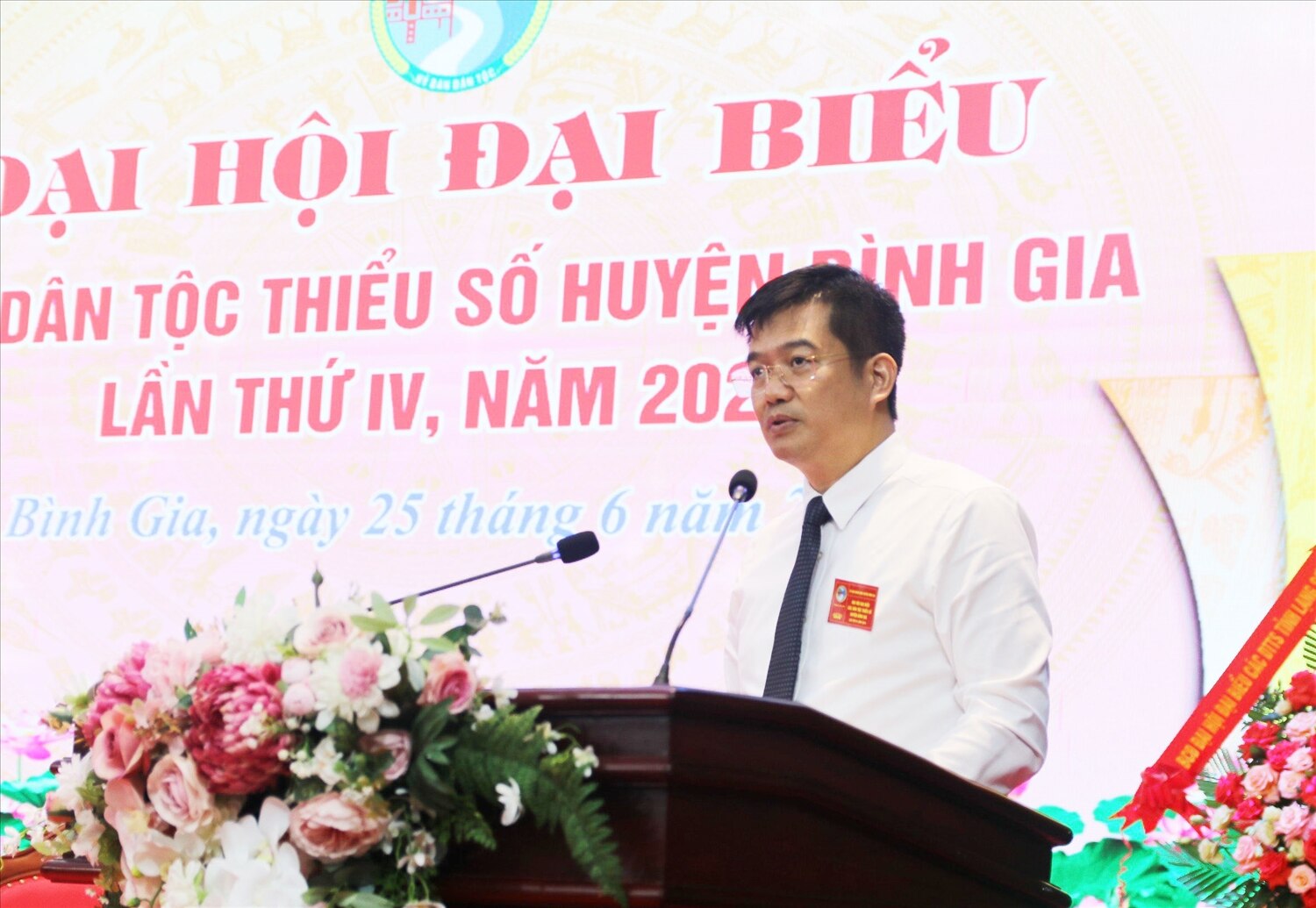 Ông Nguyễn Sỹ Tân - Bí thư Huyện ủy Bình Gia, phát biểu tại Đại hội