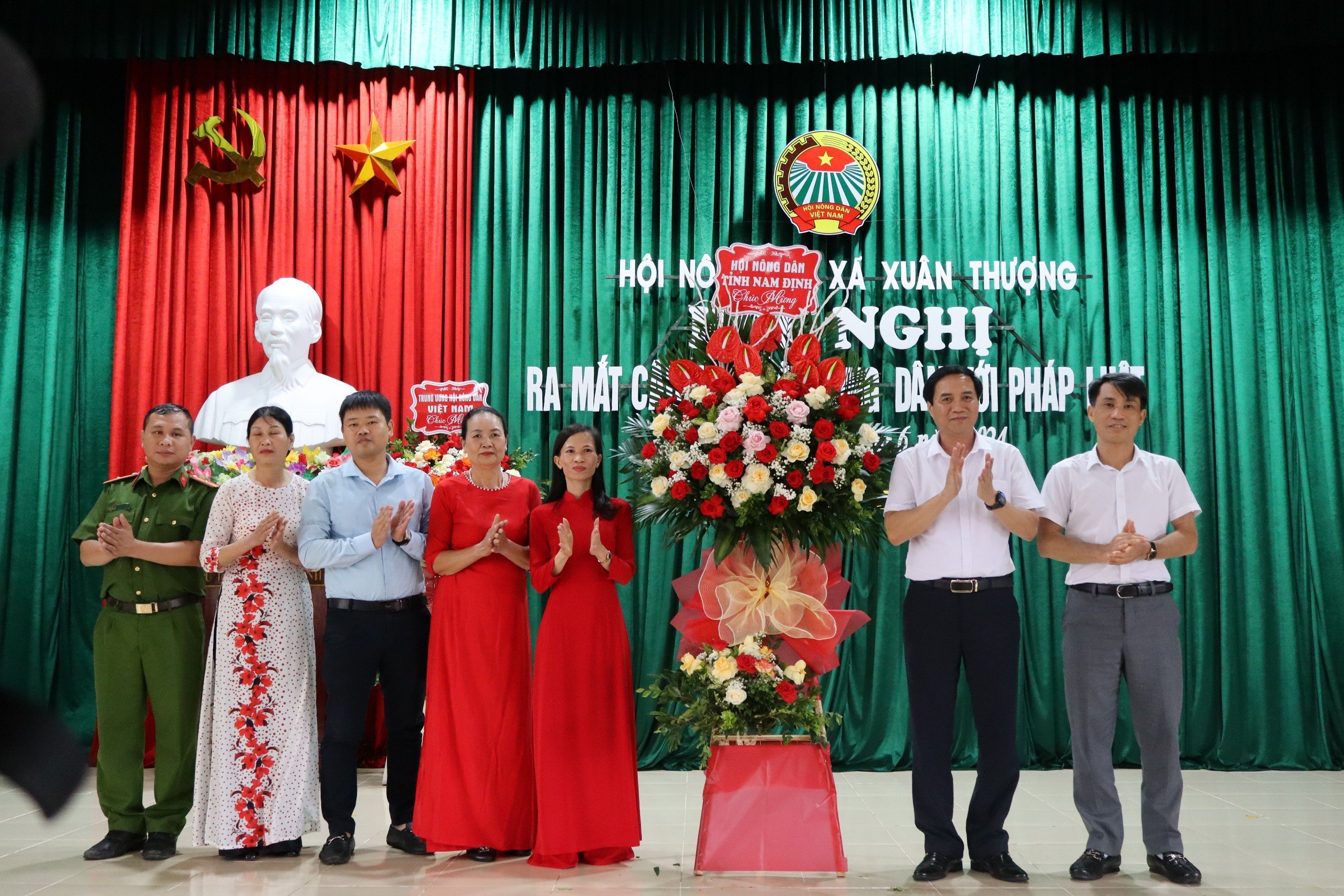 Phó Chủ tịch Hội NDVN Đinh Khắc Đính dự lễ ra mắt CLB Nông dân với pháp luật tại Nam Định- Ảnh 2.