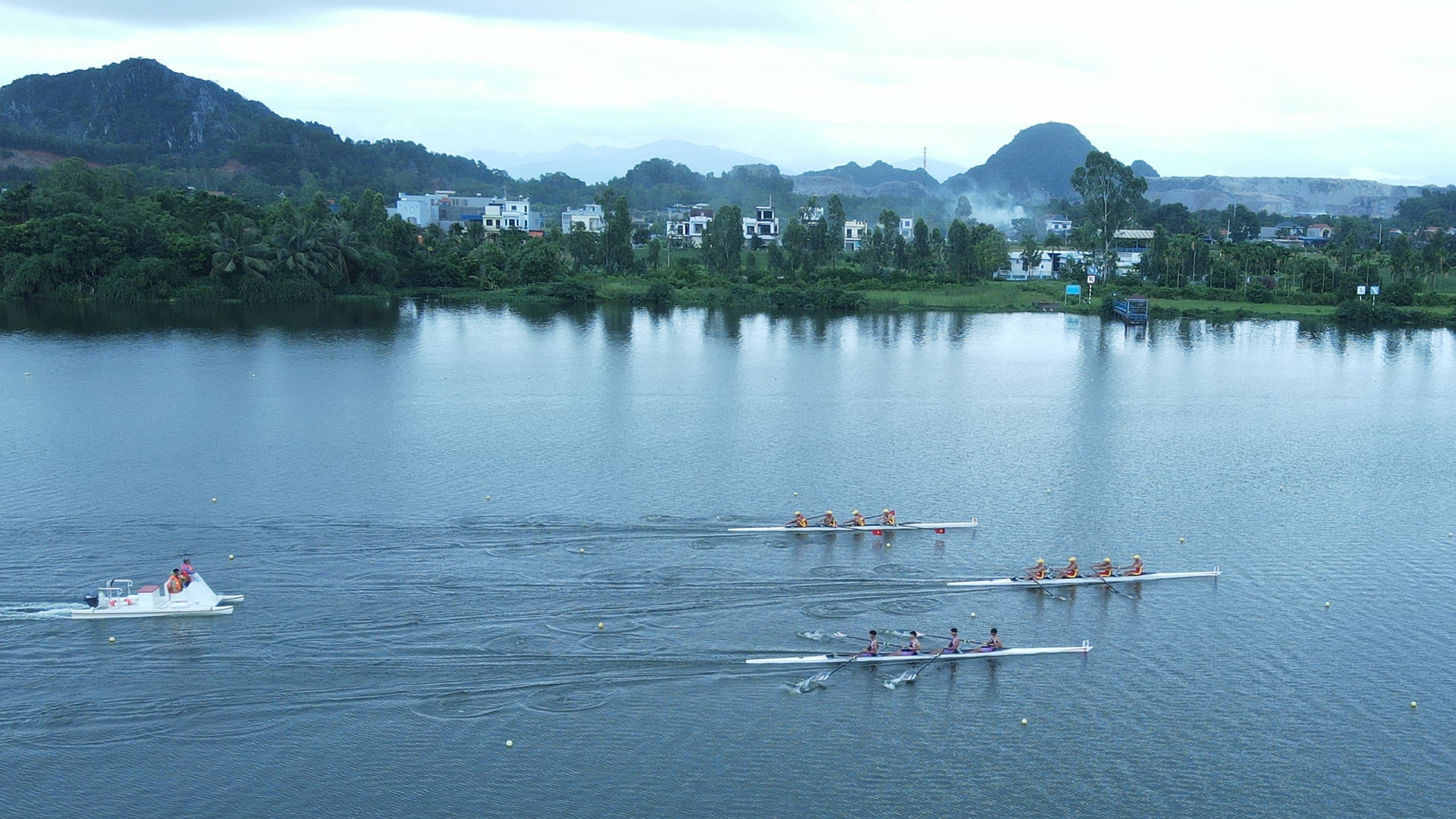 Hải Phòng: Sôi động giải đua thuyền rowing, canoeing Đông Nam Á trên sông Giá- Ảnh 3.