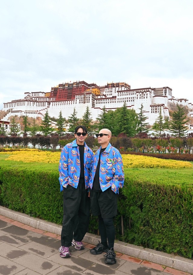 Khám phá Tây Tạng huyền bí cùng bộ đôi nhà thiết kế Việt- Ảnh 4.