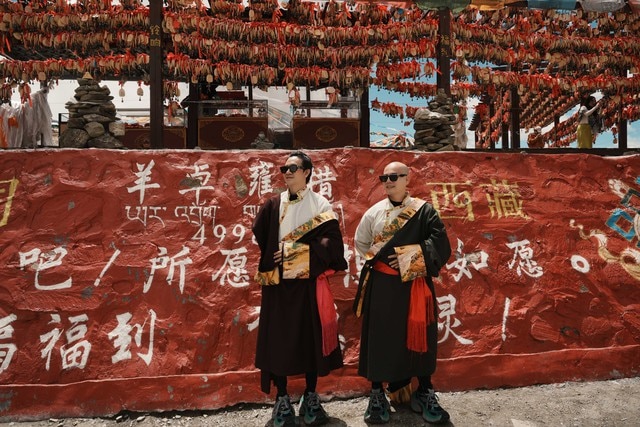 Khám phá Tây Tạng huyền bí cùng bộ đôi nhà thiết kế Việt- Ảnh 8.