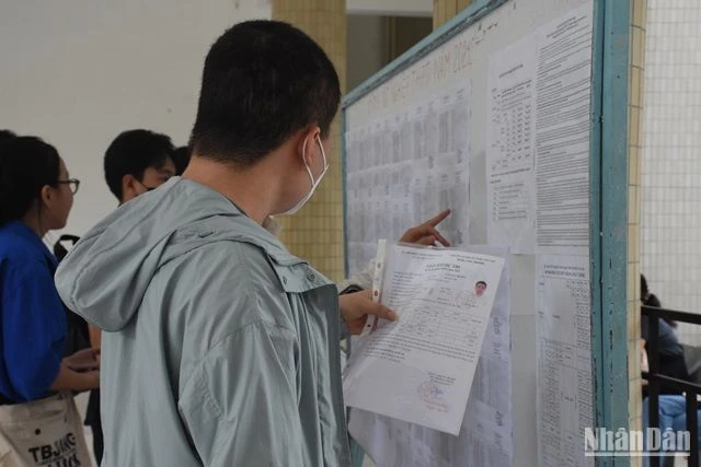 Hơn 13.500 thí sinh tại Đà Nẵng đến điểm thi làm thủ tục, học quy chế thi ảnh 2